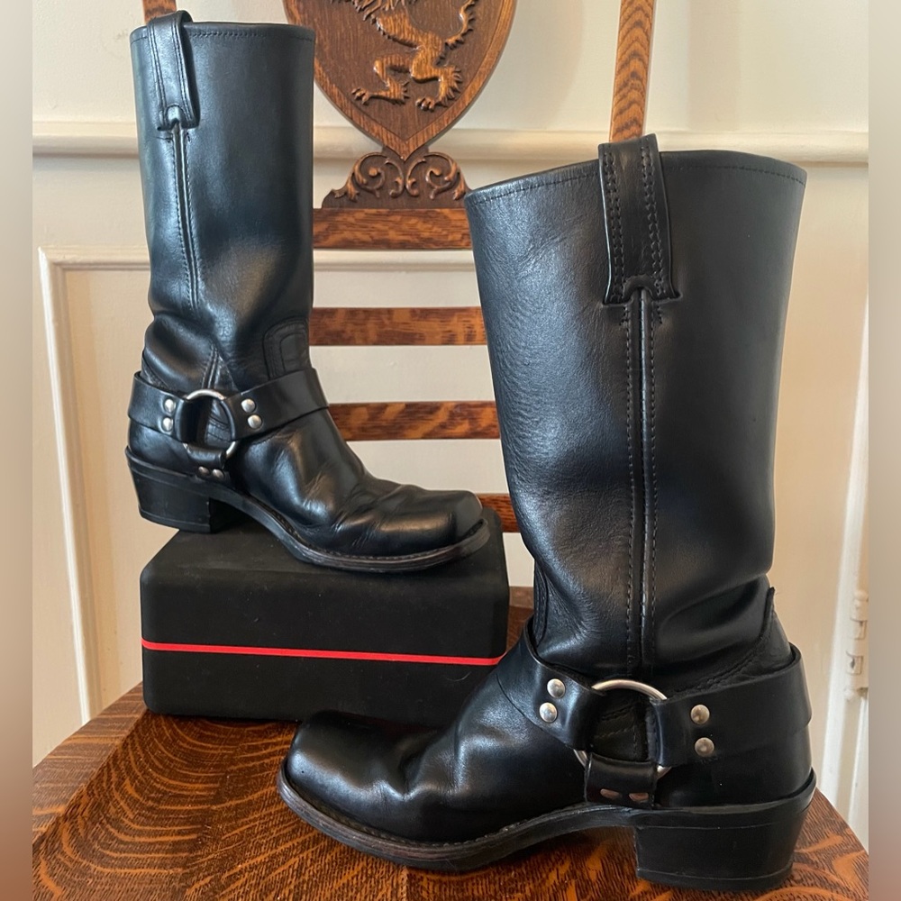 FRYE Black Harness 12R Classic Boots